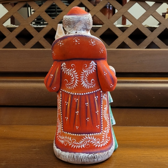 Tyche Art Studio Ukrainian Hand Carved Wooden Santa Tiny Flaw - Picture 2 of 8
